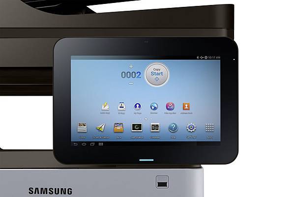 Samsung Smart MultiXpress 系列多功能事務機均採用 10.1 吋的全觸控面板，能搜尋並列印網路、電子郵件、地圖及各種類型內容，無需連接電腦或伺服器。(M4580系列)