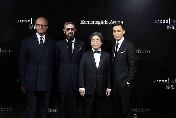 圖七、Ermenegildo Zegna集團董事長Paolo Zegna(左起)、設計總監Stefano Pilati、《孵花》導演朴贊郁、男主角吳彥祖一同慶祝非凡時刻