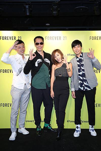 10. 全新組合小男孩樂團出席Forever 21 VIP Party