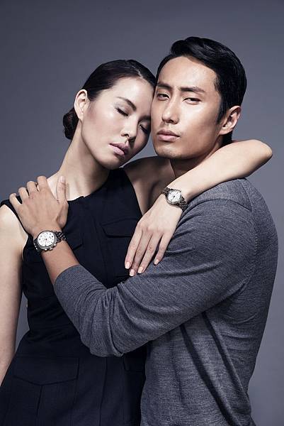 圖6. 名模萬子豪及Paz一同演繹天梭港灣系列腕錶，優雅出眾，萬變風姿令人著迷，呈現實用性與時尚性的完美平衡。