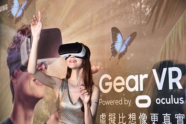 Samsung 全新 Gear VR 重量僅318克配戴時更輕巧無負擔