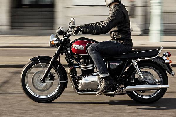 TRIUMPH Bonneville T100_形象圖_2