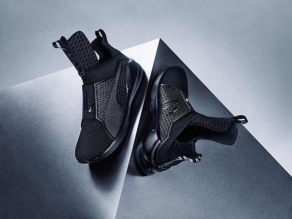 PUMA FENT Trainer 暗黑華麗新色登場 建議售價 $6880 PUMA FENT Trainer 暗黑華麗新色登場 建議售價 $6880