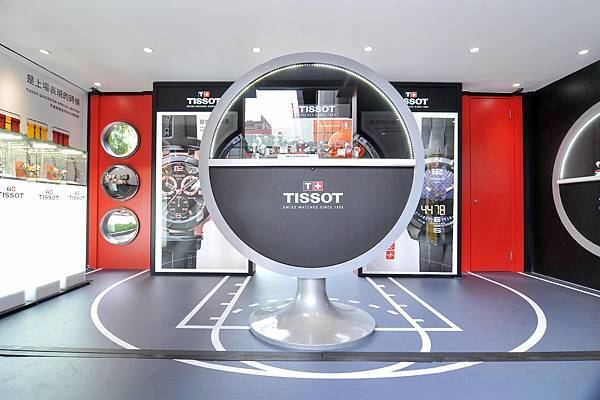 2. 天梭表TISSOT x NBA腕錶移動式展示空間腕表展示區