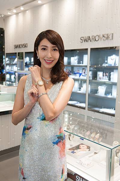 施華洛世奇2016秋冬手錶系列 新品發表媒體預覽會_楊謹華配戴SWAROVSKI Crystalline Oval 手錶系列