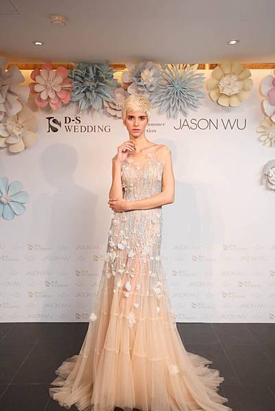 0419 2016 D-S Wedding春夏「Blossom綻放」x Jason Wu禮服發表會_寧靜粉藍魚尾紗裙_NTD$188,000