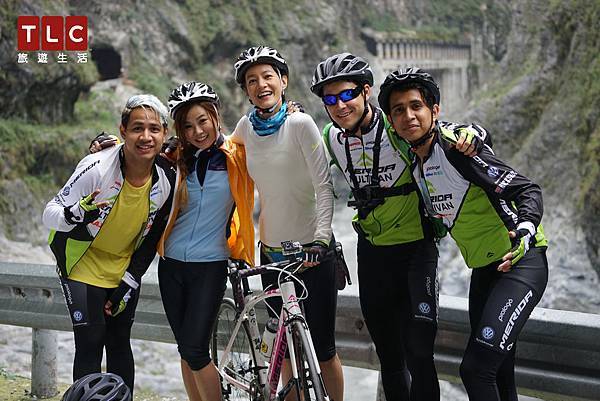 Janet與天團們騎單車挑戰登山