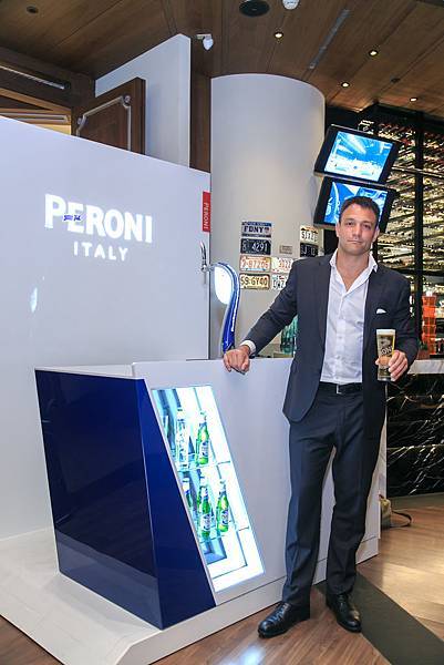 PERONI 品牌大使 Federico Bogna 攝於台北101五樓DA ANTONIO 大安東尼義大利菜餐廳中「PERONI義式風尚酒吧」...