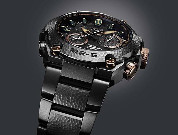 卡西歐全新G-SHOCK MRG-G1000HT-1A腕錶情境圖_01