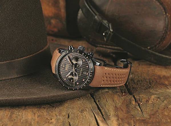 Multifort Chronograph Adventure_先鋒系列探險計時腕錶_M025.627.36.061.10_NT62500_情境照