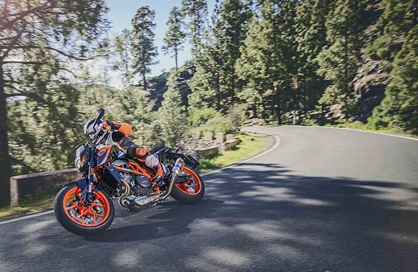 KTM 690 Duke R 2016 _形象照