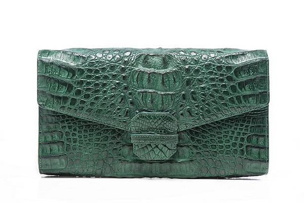 圖11_ aBoutmi珍稀鱷魚肩背手拿信差包湖水綠，建議售價NT25,800