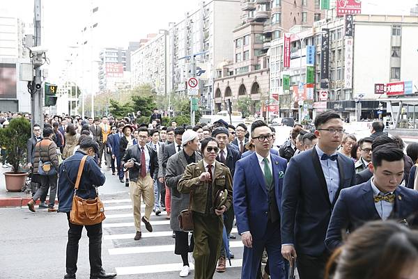 2017 GQ Suit Walk數百位紳裝型男佔據台北街頭