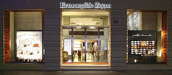 1. Ermenegildo Zegna 於米蘭 Via Montenapoleone的全球專賣店舉辦Crafting Modernity活動，櫥窗中展示精緻的Pelle Tessuta產品