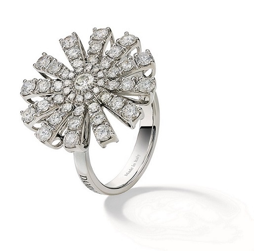 1.Margherita瑪格麗特系列白鑽戒指，建議售價：NTD 319,000