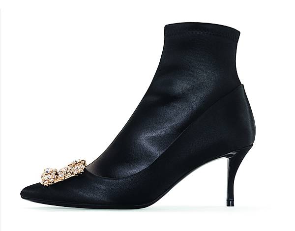 7. Roger Vivier Fall Winter 17-18 Collection Stretchy Flower Strass Bootie_$79,000