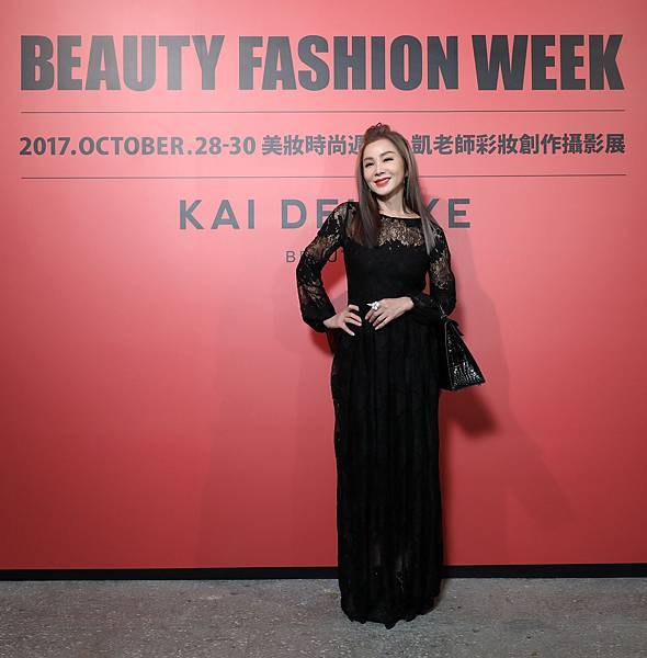 戲劇天后 陳美鳳出席KAI DELUXE小凱老師全新彩妝書攝影展暨品牌兩周年限定商品上市派對