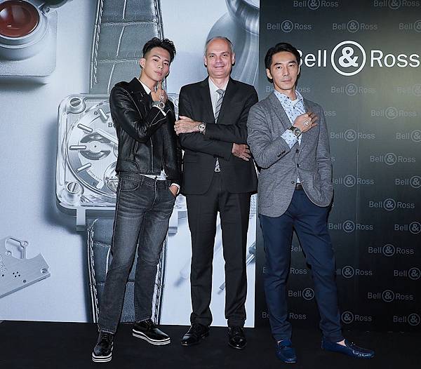 新聞照片1_Bell & Ross 總經理與李李仁、吳念軒合照，預告X系列試驗腕錶正式上市，11月16日於台中寶鴻堂展出