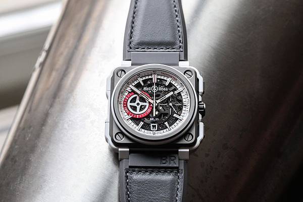 Bell & Ross BR-X1 White-Hawk_情境照(1)_建議售價NTD667,200_限量250只