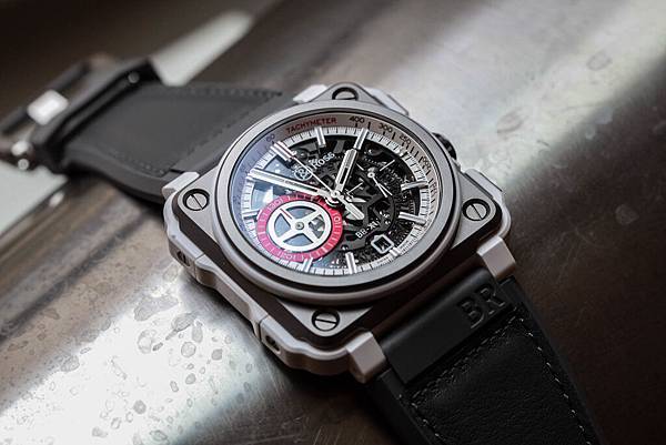 Bell & Ross BR-X1 White-Hawk_情境照_建議售價NTD667,200_限量250只