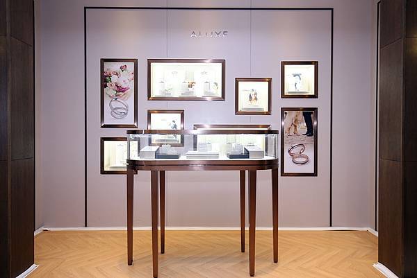 ALUXE亞立詩台北大安門市2樓_ ALUXE亞立詩德國工藝系列 陳列展櫃