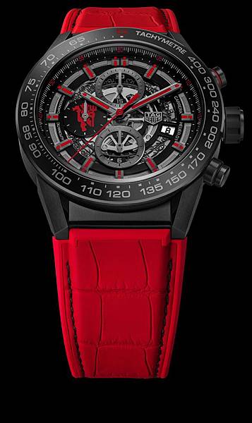 TAG Heuer Carrera Heuer 01 曼聯特別版計時碼錶，紅色鱷魚皮錶帶（2017年版）情境圖