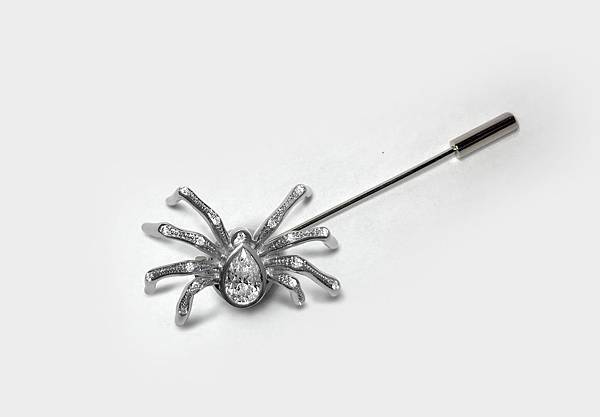 萬寶龍高藝術性傳承系列蜘蛛蛻變限量款書寫工具，可將筆蓋上的將蜘蛛飾品取下作為手環或胸針_(4)
