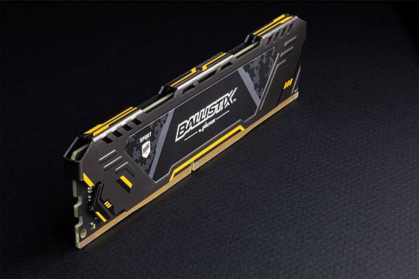 Ballistix Sport AT 模組的密度最高可達 16GB，速度可達 3000 MTs，並且可確保與華碩 TUF 遊戲機主機板相容，以實現快速、平穩的效能表現。這款新的 Sport AT 散熱器專為從視覺上配搭 TUF 遊戲聯盟其他成員的產品而設計，包括華碩、Cooler Master 和 InWin。此外，無論技能水平如何，都可以利用 XMP 2.0 設定檔進行輕鬆安裝。