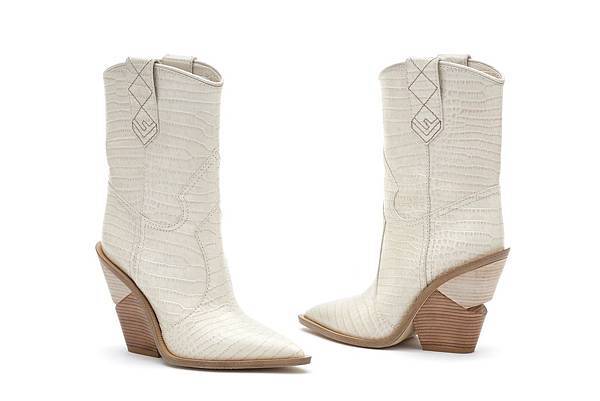 FENDI Cutwalk Booties Booties Mid-Heel_white_1_建議售價 NT$40,900.jpg