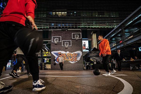 創新十足的三項式運動競技場最後一站來到台北，周末10月20、21日連兩天在台北101水舞廣場開放民眾體驗.jpg