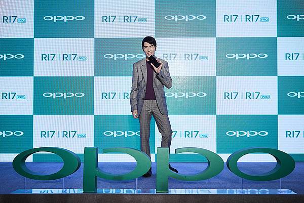 圖說：OPPO明星夥伴蕭敬騰今日出席OPPO R17系列新機發表會。.jpg