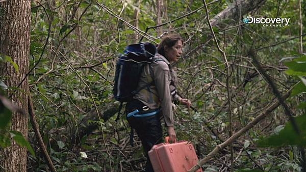 Discovery頻道《荒島求生第5季》窮人V.S 富人 挑戰無人島5週求生 富人組剛抵達島上就有一位成員想出頭當大老掌控所有人....jpg