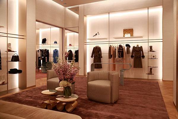 04_FENDI Boutique_Dubai Mall_RTW.JPG