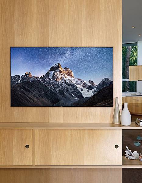 _圖10.Samsung 2019 QLED 量子電視Q70R_情境照.jpg