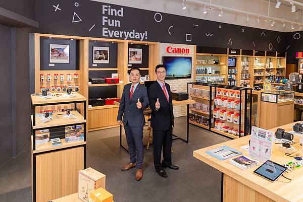 _02_高雄草衙道店將是 Canon 全台第五家形象概念店開幕，致力於提供消費者更優質的產品體驗空間及銷售服務，舉辦貼近使用族群的專屬講座，期望透過多元交流與消費者更加接近。.jpg