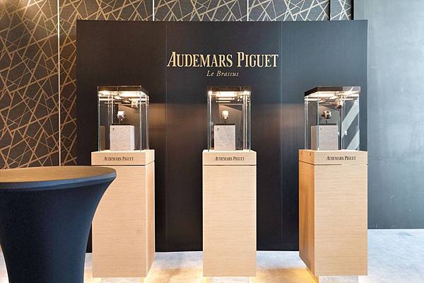論壇現場展示Audemars Piguet愛彼錶帶來最新錶款，展現掌握這股時尚設計轉動的新能源，開創新格局.jpeg