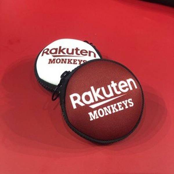 【新聞照片6】Rakuten Monkeys耳機零錢包.jpg