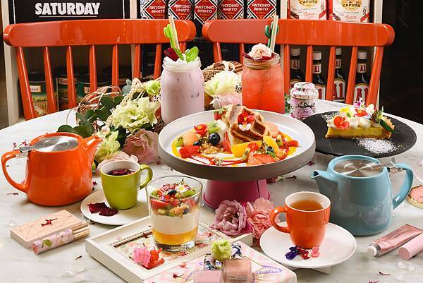 _Buttermilk摩登美式餐廳推出9款以新鮮花朵和水果入料理的春季限定的甜點飲料.jpg