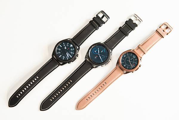 【新聞照片五】Galaxy Watch3共推出45mm星幻黑、星幻銀，41mm星霧金三種顏色.jpg