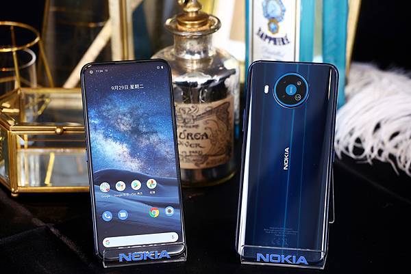 Nokia 8.3 5G 推出極夜藍，建議售價16990元。  (圖由HMD Global 提供).jpg