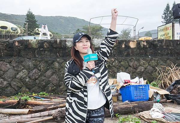 【圖六】屈臣氏董事總經理弋順蘭Kay表示：「屈臣氏每年舉辦大型淨灘活動，秉持Lots of Love, Lots of Laughs 更多關愛、更多歡笑的公益精神，期望每人皆能從自身力量開始做起，透過深具意義的活動去思考實踐減塑的可能，為這份土地盡一份心力。」.jpg