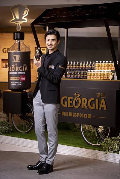 陳柏霖擔任可口可樂公司在台全新上市包裝即飲咖啡品牌「GEORGIA喬亞咖啡」代言人。(可口可樂公司提供).jpg