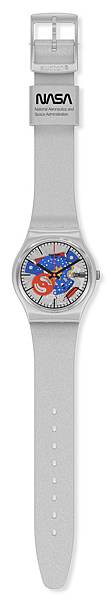 Swatch TAKE ME TO THE MOON星際迷航GZ355) 錶徑34mm，售價：2,700元.jpg