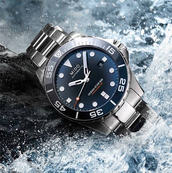 形象照2_Ocean Star 600 Chronometer 海洋之星深潛600米腕錶_M026.608.11.041.01_blue_NT$54,800.jpg