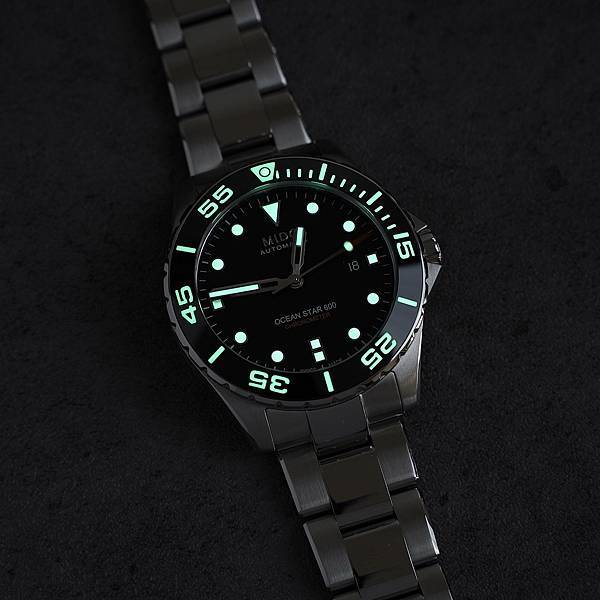 形象圖4_Ocean Star 600 Chronometer 海洋之星深潛600米腕錶_M026.608.11.051.00_black_NT$54,800.jpg