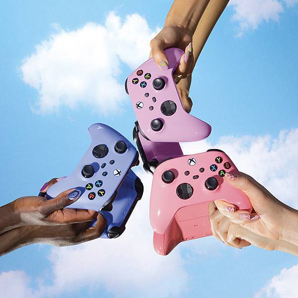 OPI_SP22_KV_HAND_CONTROLLER_2071_1080x1080.jpg