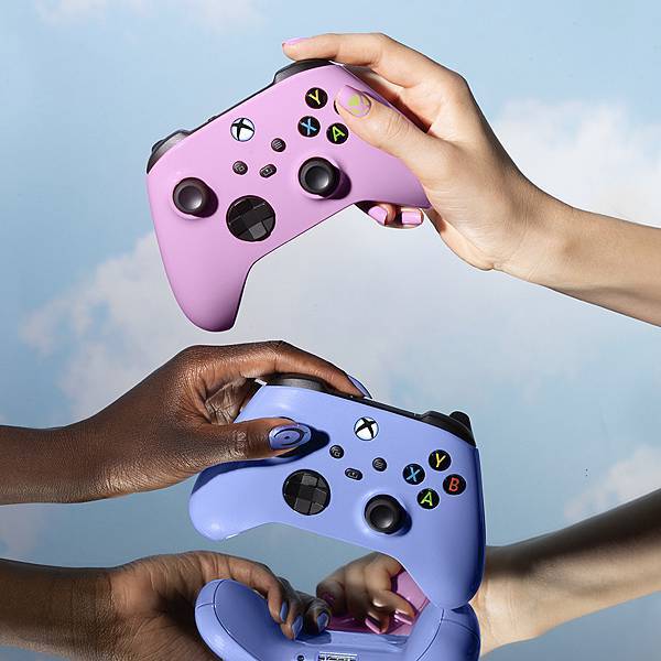 OPI_SP22_KV_HAND_CONTROLLER_3480_1080x1080.jpg