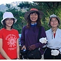 IMG_6360-這次登山隊裡的三位女生.JPG