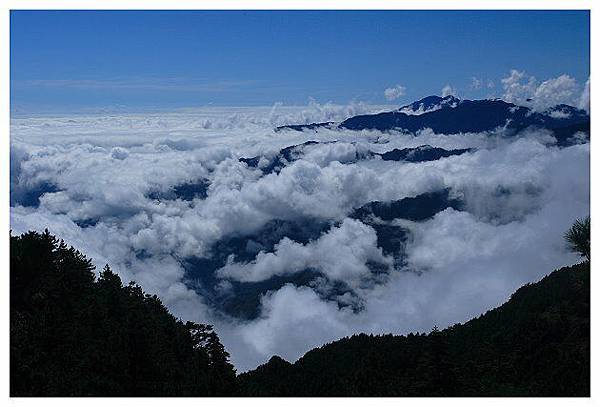 IMG_6442-漫步在雲端,處處都可見到雲海.JPG