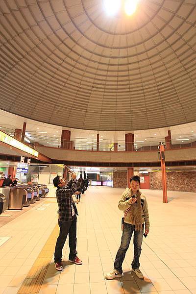 IMG_3370-車站出入口有個很大的圓頂.JPG
